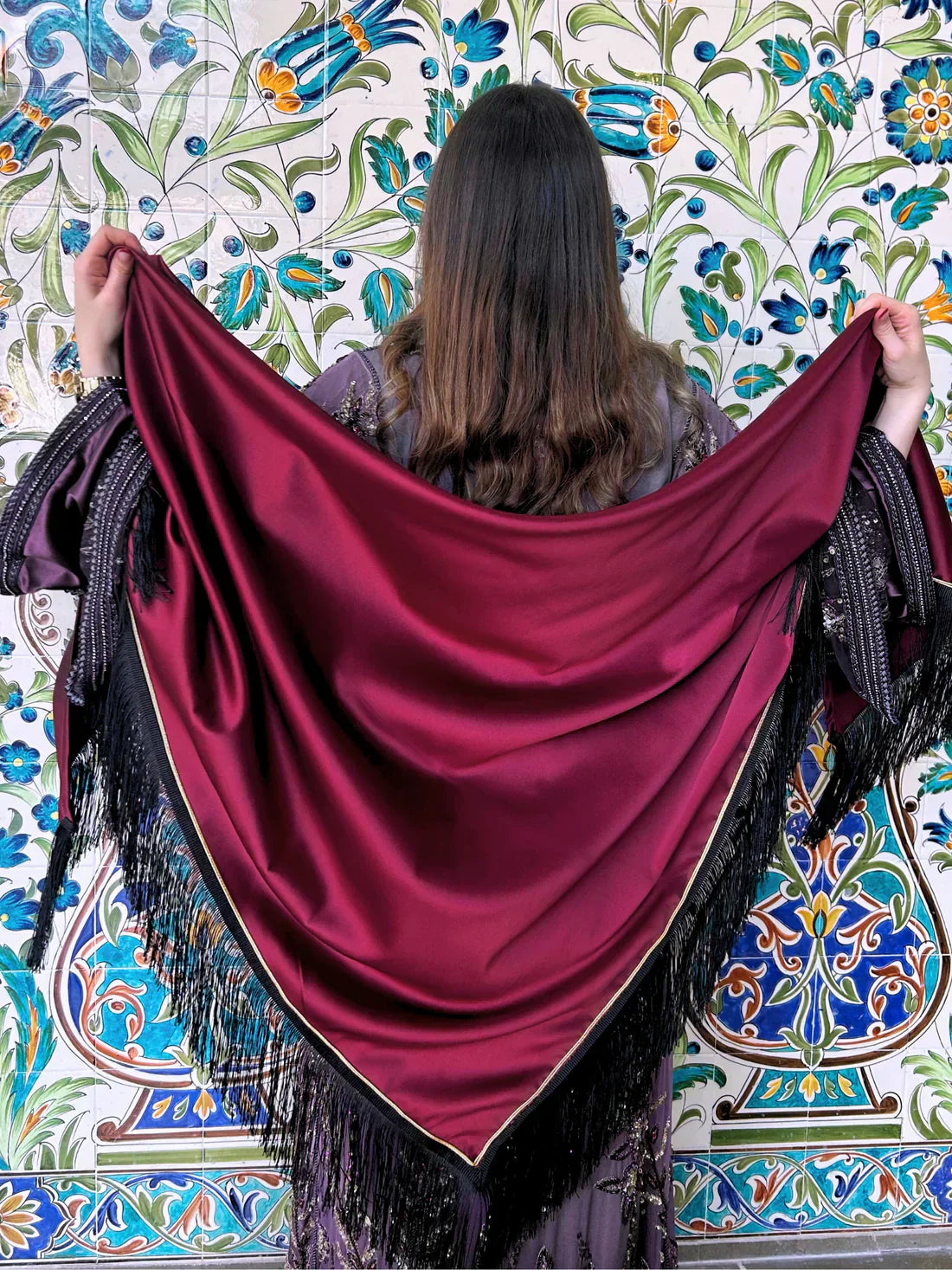 ✨ Simple Garnet Shawl – Intense Elegance ✨