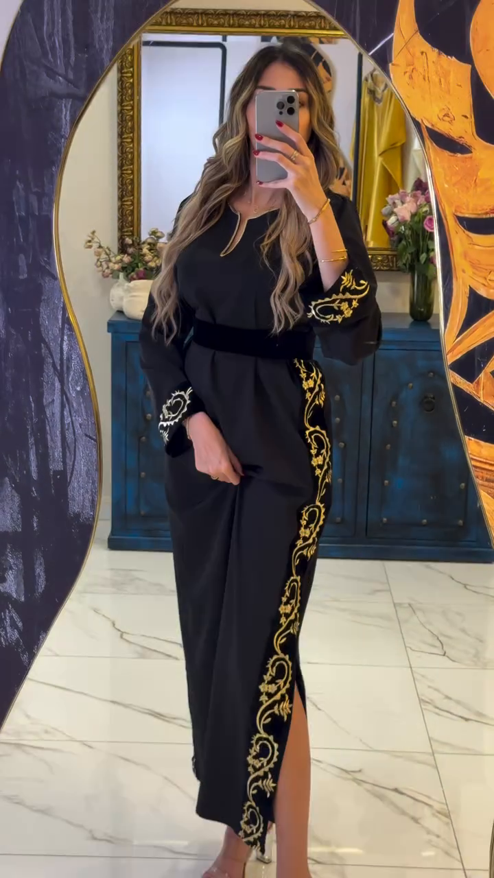 🌸 Caftan Élégance — The perfect blend of modernity and refinement