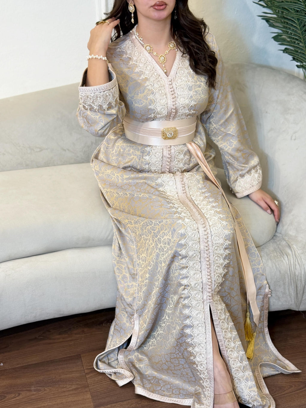 ✨ Kamkha Elegance Caftan – Oriental Refinement & Feminine Allure ✨