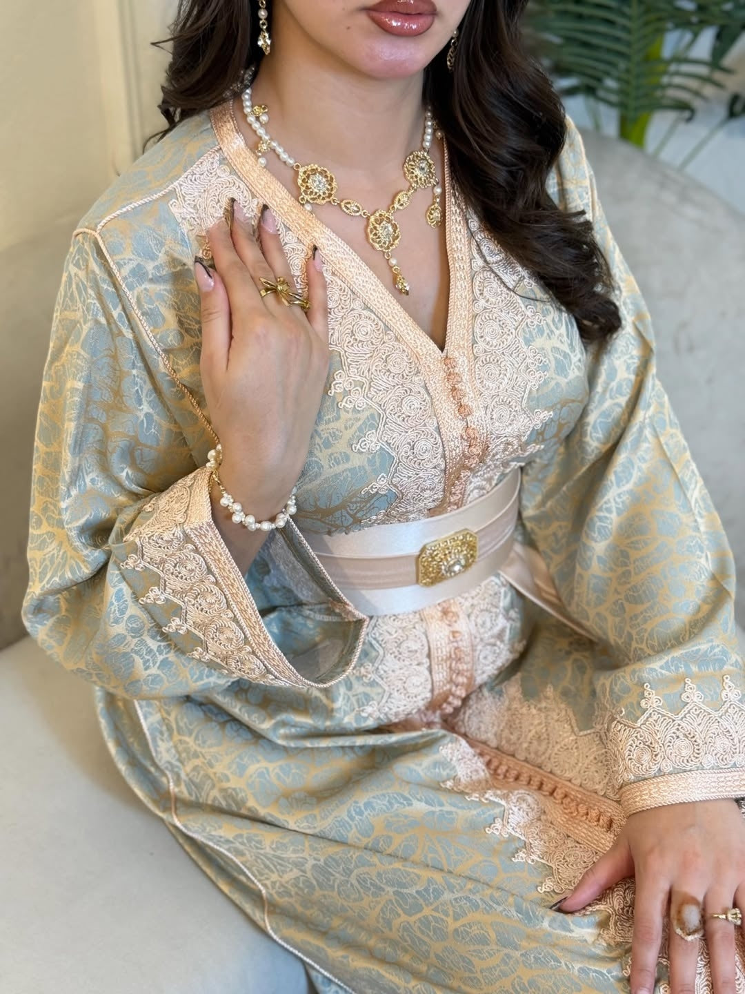 Kamkha Elegance Kaftan – Oriental Refinement & Feminine Allure