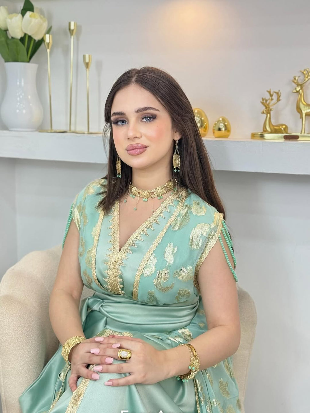 ✨ Two-piece mint green satin caftan with embroidered gold Tlija ✨