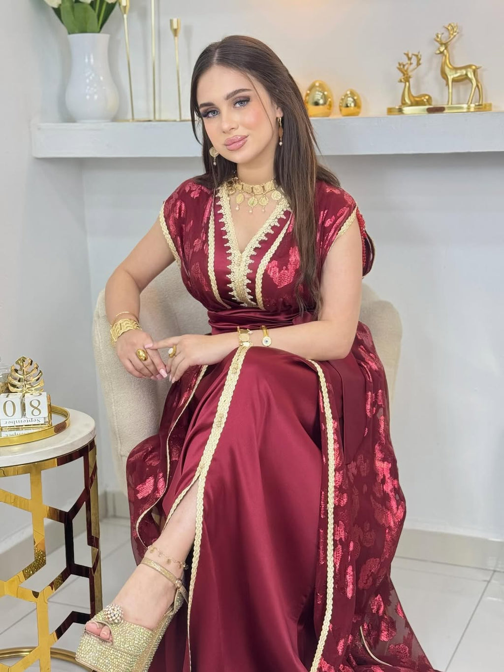 ✨ Garnet two-piece satin caftan with embroidered gold Tlija ✨