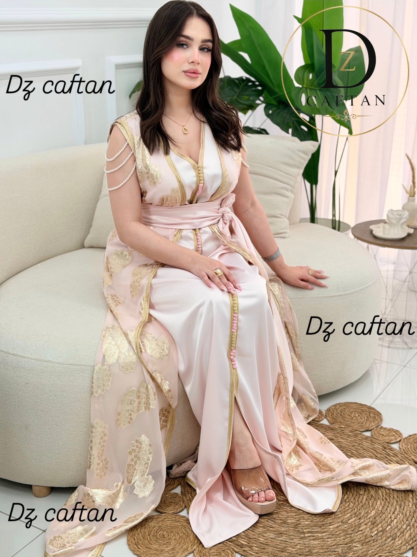 ✨ Two-piece pink satin caftan with embroidered gold Tlija ✨