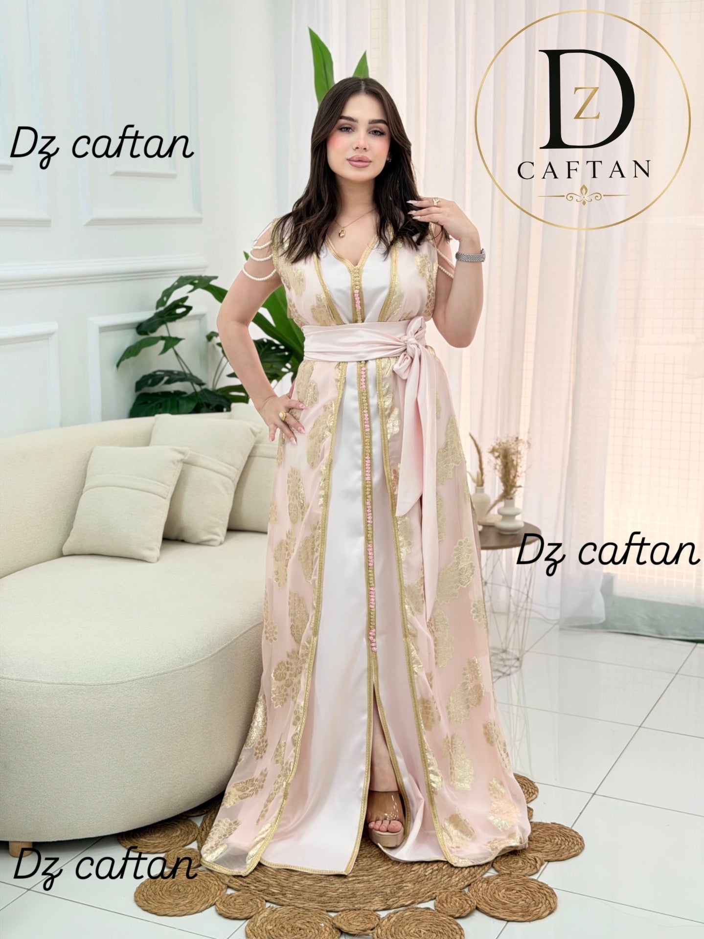 ✨ Two-piece pink satin caftan with embroidered gold Tlija ✨