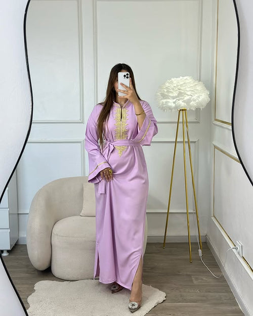 Elegant Lilac Caftan – Delicacy and Oriental Charm 🌸