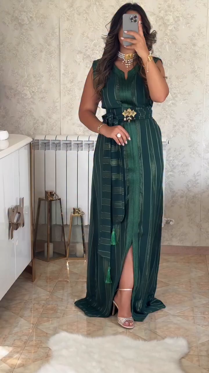 ✨ Emerald Green Nedjma Caftan – Timeless elegance and modernity ✨