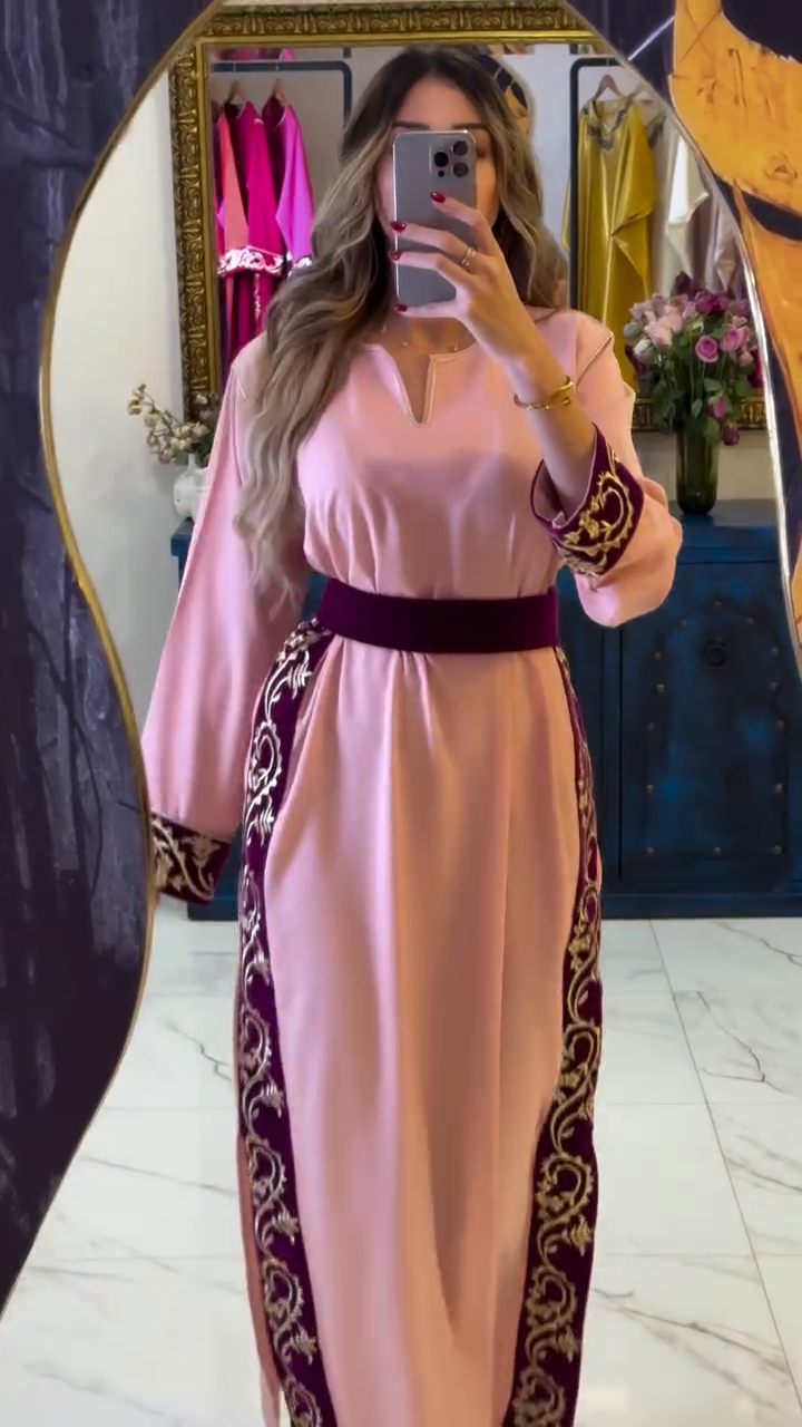 🌸 Pink Caftan – Softness, Elegance & Refinement 🌸