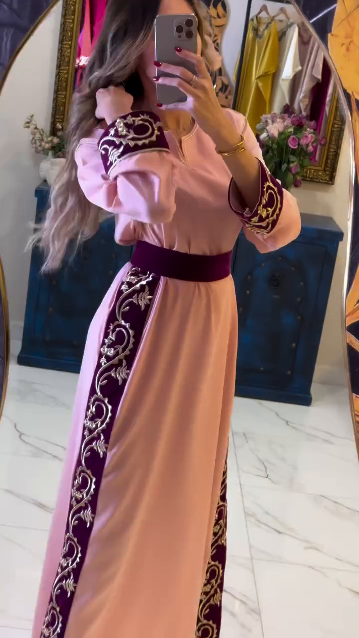 🌸 Pink Caftan – Softness, Elegance & Refinement 🌸