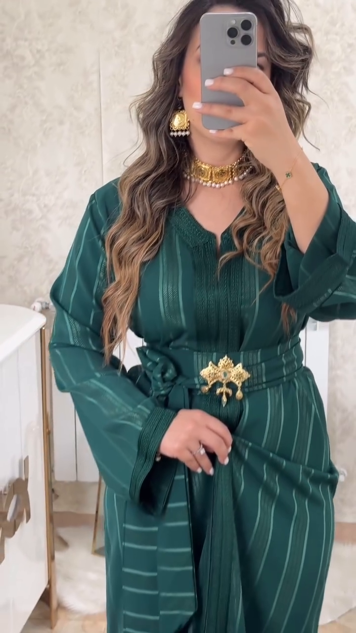 ✨ Emerald Green Nedjma Caftan – Timeless elegance and modernity ✨