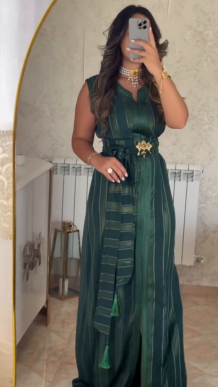 ✨ Emerald Green Nedjma Caftan – Timeless elegance and modernity ✨
