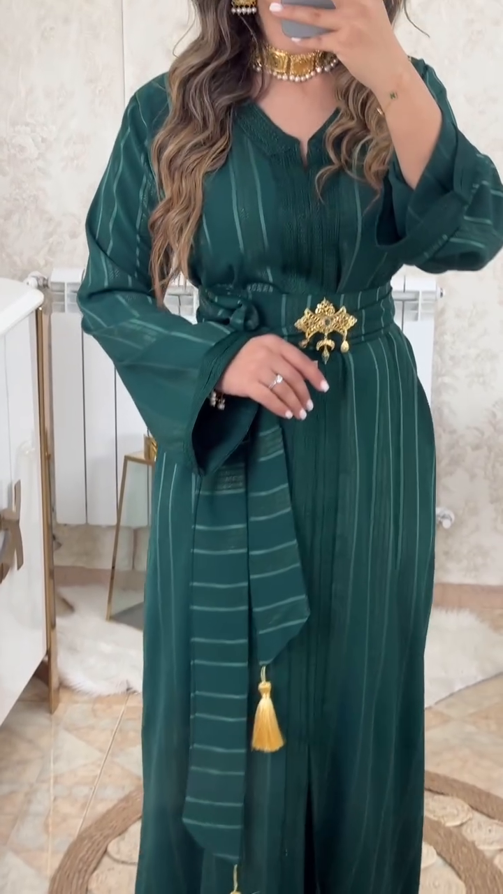 ✨ Emerald Green Nedjma Caftan – Timeless elegance and modernity ✨