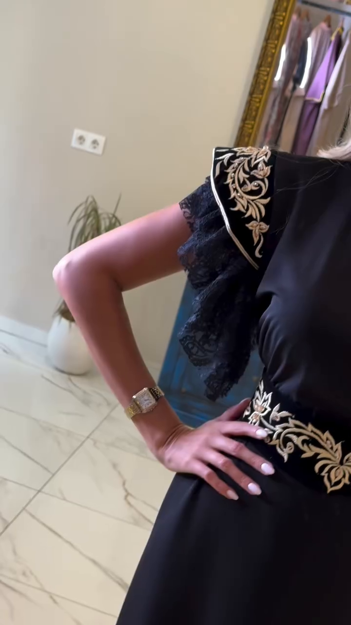 Prestige Black Kaftan – Lace, Velvet & Gold Embroidery