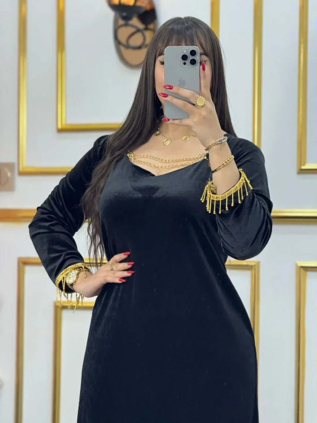 🌹 Velvet Elegance Dress – The art of sophistication